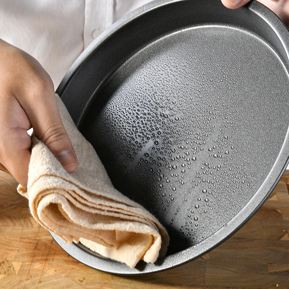 Kitchen Carbon Steel Pizza Pan – Round Heat-Resistant Baking Pan and Tray for Pies – Black"